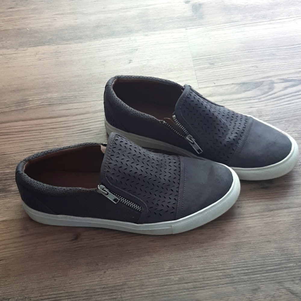 Report loafer. Size. 9.5. Grey